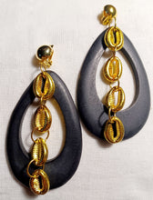 Load image into Gallery viewer, Handmade Wood and Cowrie Clip On Earrings Kargo Fresh
