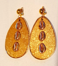 Load image into Gallery viewer, Handmade Wood and Cowrie Shell Clip On Earrings Kargo Fresh