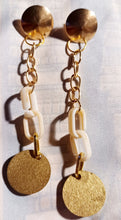 Load image into Gallery viewer, Handmade acrylic chain and wood earrings Kargo Fresh