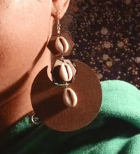 Load image into Gallery viewer, Handmade custom heels and earrings set 13 Kargo Fresh