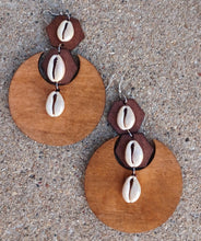 Load image into Gallery viewer, Handmade custom heels and earrings set 13 Kargo Fresh