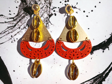 Load image into Gallery viewer, Handmade wood and cowire clip on earrings Kargo Fresh