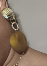 Load image into Gallery viewer, Handmade wood and gold metal clip on necklace set Kargo Fresh