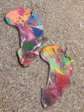 Load image into Gallery viewer, Handpainted Abstract Africa Wooden Earrings Kargo Fresh