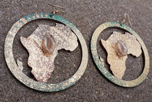 Load image into Gallery viewer, Handpainted Abstract Africa Wooden Earrings Kargo Fresh