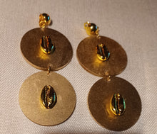 Load image into Gallery viewer, Handpainted Afrocentric Design Wooden Clip on Earrings Kargo Fresh