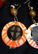 Load image into Gallery viewer, Handpainted Ankh Africa Leather Purse and Earrings Set Kargo Fresh