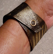 Load image into Gallery viewer, Handpainted Genuine Leather Mudcloth Print Cuff Bracelet Kargo Fresh