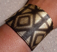 Load image into Gallery viewer, Handpainted Genuine Leather Mudcloth Print Cuff Bracelet Kargo Fresh