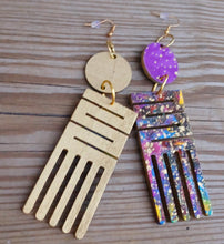Load image into Gallery viewer, Handpainted Wooden Afro Comb Earrings Kargo Fresh