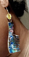 Load image into Gallery viewer, Handpainted Wooden Afro Comb Earrings Kargo Fresh