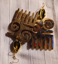 Load image into Gallery viewer, Handpainted Wooden Afro Comb Earrings Kargo Fresh