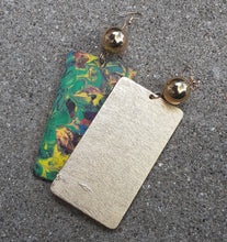 Load image into Gallery viewer, Large handpainted wooden Earrings Kargo Fresh