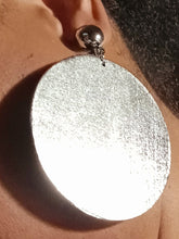 Load image into Gallery viewer, Large silver wood disc clip on earrings Kargo Fresh