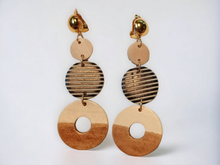 Load image into Gallery viewer, Minimalist Natural Wood Clip On Earrings Kargo Fresh