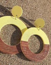 Load image into Gallery viewer, Minimalist Two Tone Wooden Hoop Earrings Kargo Fresh