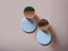 Load image into Gallery viewer, Minimalist disc earrings Kargo Fresh