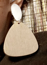 Load image into Gallery viewer, Minimalst large Natural Wood Clip On Earrings Kargo Fresh
