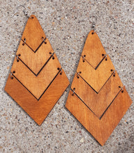 Load image into Gallery viewer, Natural Wood Accordion Earrings Kargo Fresh