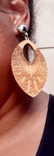 Load image into Gallery viewer, Natural Wood Boho Design Clip On Earrings Kargo Fresh