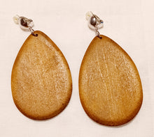 Load image into Gallery viewer, Natural Wood Clip On Earrings Kargo Fresh