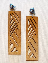 Load image into Gallery viewer, Natural Wood Clip On Earrings Kargo Fresh