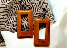 Load image into Gallery viewer, Natural Wood Clip On Earrings Kargo Fresh