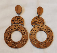 Load image into Gallery viewer, Natural Wood Clip On Earrings Kargo Fresh