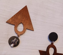 Load image into Gallery viewer, Natural Wood Clip On Earrings Kargo Fresh