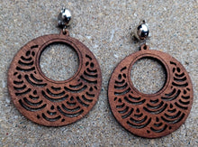 Load image into Gallery viewer, Natural Wood Clip On Earrings Kargo Fresh