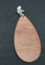 Load image into Gallery viewer, Natural Wood Clip On Earrings Kargo Fresh