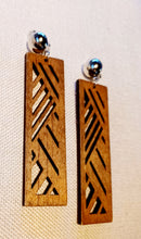 Load image into Gallery viewer, Natural Wood Clip On Earrings Kargo Fresh