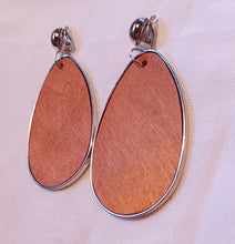 Load image into Gallery viewer, Natural Wood Clip On Earrings Kargo Fresh
