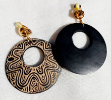 Load image into Gallery viewer, Natural Wood Clip On Earrings Kargo Fresh