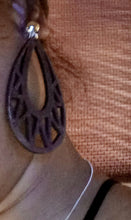 Load image into Gallery viewer, Natural Wood Geometric Clip On Earrings Kargo Fresh