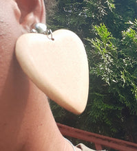 Load image into Gallery viewer, Natural Wooden Heart Clip On Earrings Kargo Fresh