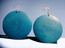 Load image into Gallery viewer, Natural wooden disc earrings Kargo Fresh