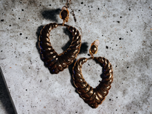 Load image into Gallery viewer, Chunky Bamboo clip on hoops