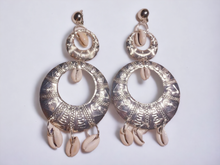 Load image into Gallery viewer, Handmade cowrie boho clip on hoops