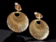 Load image into Gallery viewer, Vintage style Bamboo clip on hoops