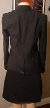 Load image into Gallery viewer, Rare Ann Taylor Virgin Wool Dress Suit Size 8 Kargo Fresh