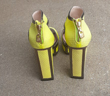 Load image into Gallery viewer, Rare Kat Maconie Neon Platform Heels Size 8 Kargo Fresh