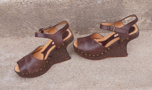 Load image into Gallery viewer, Rare Marni platform sandals 9 Kargo Fresh