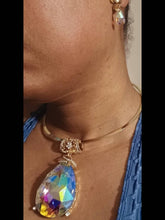 Load image into Gallery viewer, Extra large Aurora borialis necklace bracelet and clip on earrings set