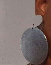 Load image into Gallery viewer, Silver Circles Avant Garde necklace set with clip on earrings Kargo Fresh