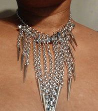 Load image into Gallery viewer, Silver metal chain necklace set with clip on earrings Kargo Fresh