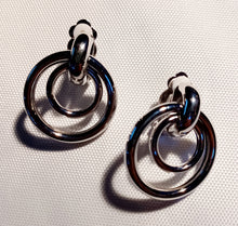 Load image into Gallery viewer, Small clip on multi hoops classic style Kargo Fresh