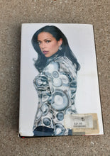 Load image into Gallery viewer, Terri Woods ; Alibi Hardcover Kargo Fresh