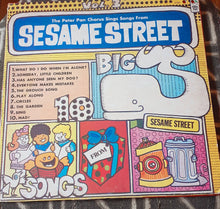 Load image into Gallery viewer, The Peter Pan Chorus Sings Sesame Street- Volume 3 -) 33 RPM Lp 1973 original pressing Kargo Fresh