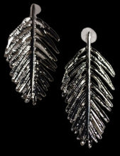 Load image into Gallery viewer, Tropical leaf jumpsuit and matching earrings new 3xl Kargo Fresh